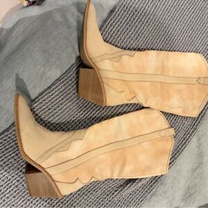 Dolce Vita Vanilla Navene Women's Boots